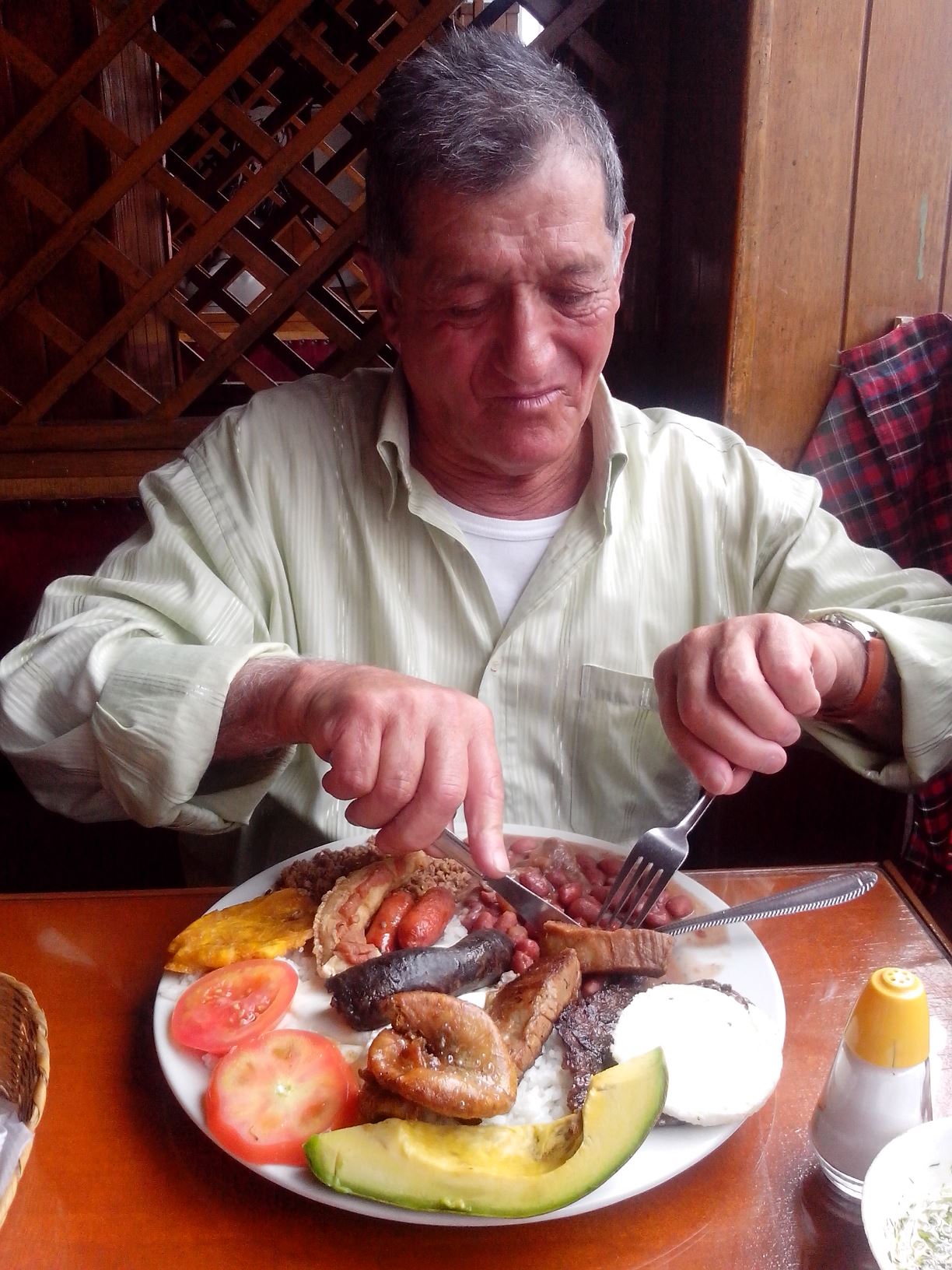 LA BANDEJA PAISA